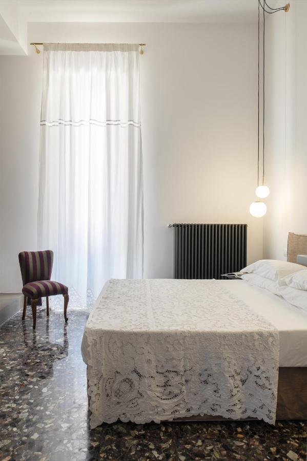 Ortigia'S Gate Bed & Breakfast Syracuse Exterior photo